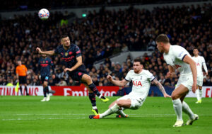 Pierre-Emile Højbjerg bliver i Tottenham.