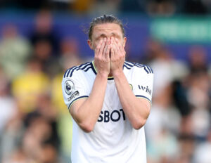 Luke Ayling siger farvel til Leeds.