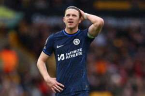 Chelseas Conor Gallagher kører hånden gennem håret efter en Chelsea-skuffelse.