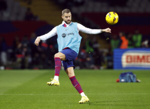 Iñigo Martínez er skadet. Det oplyser FC Barcelona.