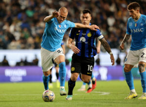 Lautaro Martinez jagter bolden