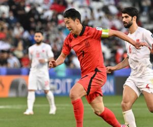 Son fra Sydkorea dribler med bolden