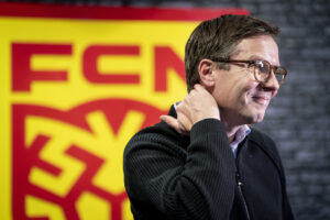 Tom Vernon har roser til afgående sportschef Jan Laursen.