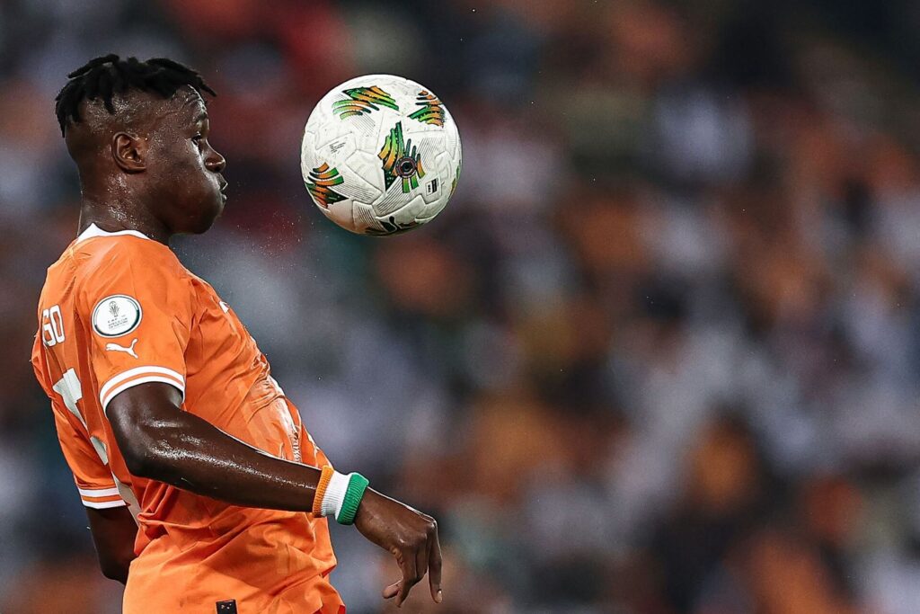 Wilfried Singo og Elfenbenskysten slår Guinea-Bissau i AFCON åbningskampen.