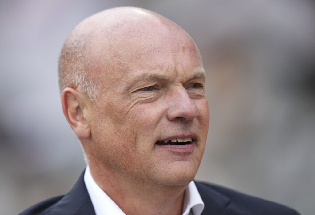 Uwe Rösler kigger forundret for AGF