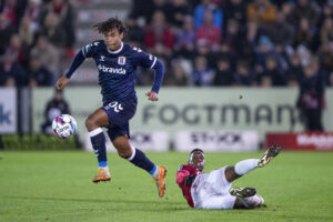 Jonas Jensen-Abbew fik debut for AGF, da de besøgte Vejle til en 0-0 kamp.