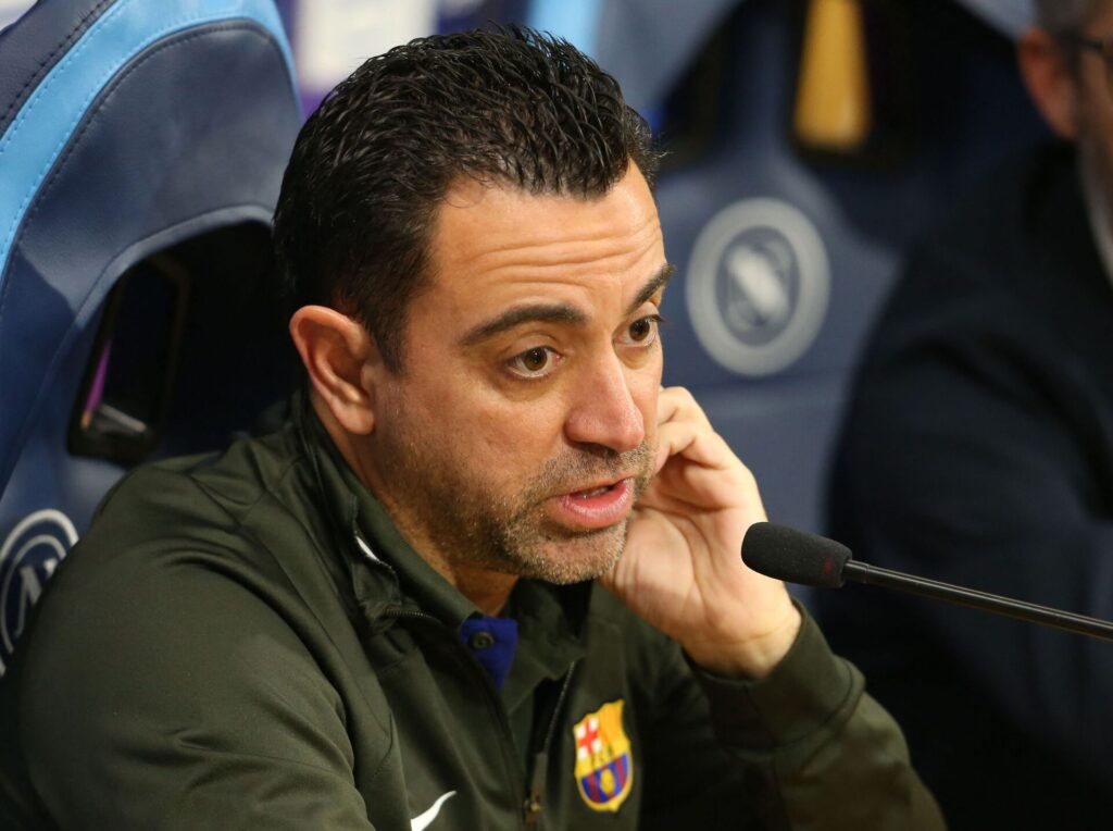 Xavi på pressemøde for FC Barcelona