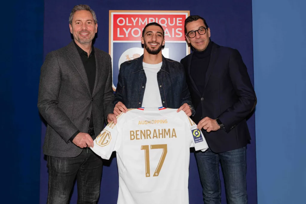 Saïd Benrahma skifter til Olympique Lyon på en lejeaftale fra West Ham, hvor der er inkluderet en købsoption.