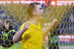 Brøndbys Mathias Greve og Nicolai Vallys efter superligakampen mellem Brøndby IF og FC Midtjylland på Brøndby Stadion søndag den 18. februar 2024.