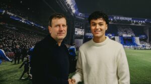 F.C. København forlænger med 17-årige Roberto Risnæs.