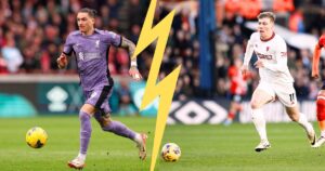 Darwin Nunez og Rasmus Højlund løber ned mod målet