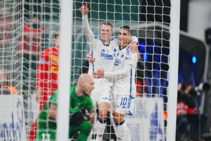 Victor Claesson har åbnet festen i Parken mandag aften!