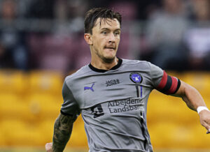 FC Midtjyllands Kristoffer Olsson i aktion under superligakampen mellem FC Nordsjælland og FC Midtjylland i Farum Park, søndag den 27. august 2023.