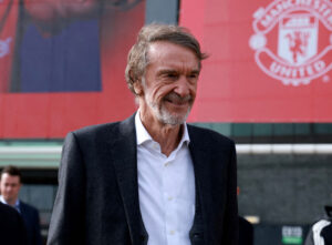 Jim Ratcliffes opkøb af United er blevet godkendt.