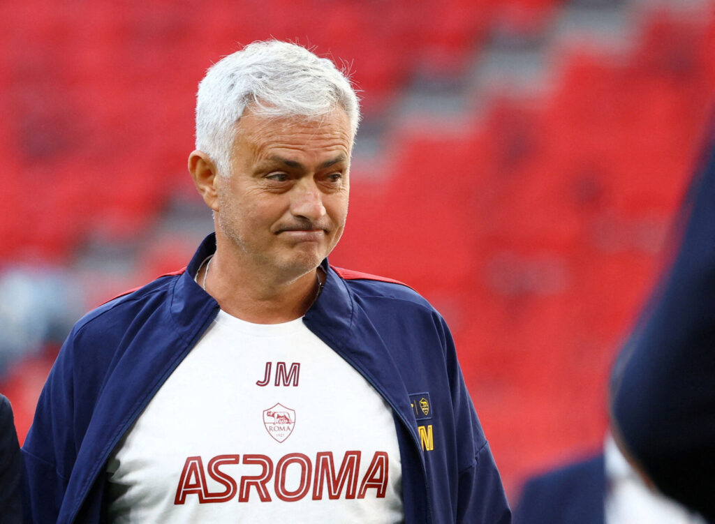 José Mourinho har kommenteret sin fyring i Manchester United, og den temperamentsfyldte portugiser er ikke imponeret.