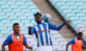 Alberth Elis lagt i kunstig koma efter voldsom hovedskade