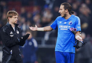 Kamil Grabara var langt fra tilfreds med FCK-holdets afslutning, som han kalder naiv