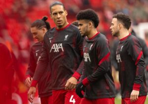 Antonio Conte og Chelsea talte angiveligt med Virgil van Dijk fra Liverpool FC i sin tid i klubben