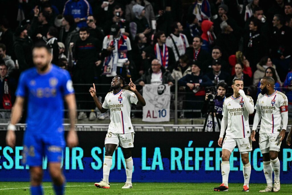 OGC Nice tabte fredag aften på udebane til Lyon, og Nice-manager Jean-Pierre Rivére ved godt, hvem der står med skylden.