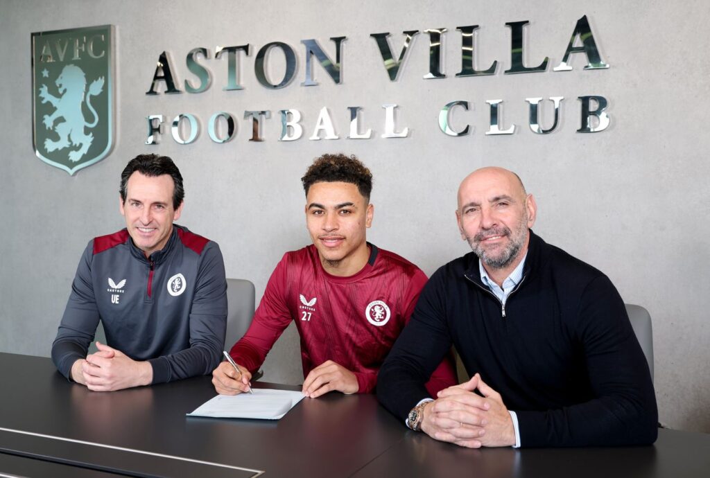 Aston Villa henter Morgan Rogers.