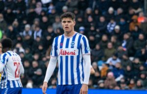 Luca Kjerrumgaard og OB-spillerne dækker op for en Brøndby-dødbold.