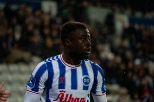 Leeroy Owusu i superliga-kampen mellem OB og Brøndby