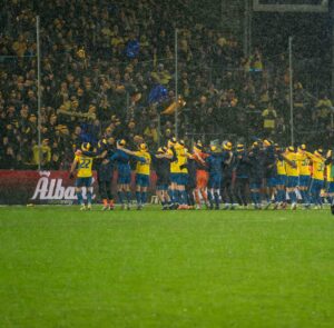 Brøndby-spillerne fejrer sejren imod OB efter superliga-kampen mellem OB og Brøndby