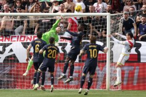 Real Madrid tabte et skridt på vej mod LaLiga-mesterskabet, da Rayo Vallecano kæmpede sig til uafgjort.