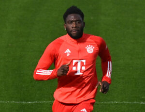 Davies til træning for Bayern München