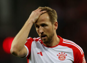 Harry Kane var en del af Bayern München-mandskabet, som tabte med hele 3-0 til Bayer Leverkusen i Bundesligaen.