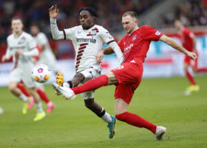 Liverpool har set sig lune på Jeremie Frimpong, som har gang i en strålende sæson med Bayer Leverkusen.