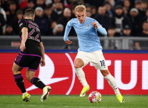 Gustav Isaksen udfordrer Bayern München-forsvaret