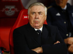 Carlo Ancelotti under Real Madrids kamp mod RB Leipzig i Champions League.