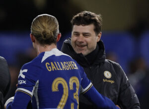 Mauricio Pochettino og Conor Gallagher under Chelseas FA Cup-kamp mod Leeds United.