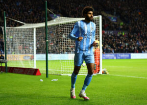 Ellis Simms garnede tre kasser, da Coventry ekspederede FA-cuppens helt store overraskelse ud af den prestigefyldte engelske pokalturnering.