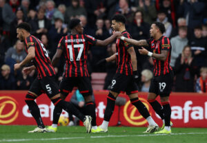 Luis Sinisterra bliver købt permanent af Bournemouth - det skriver Fabrizio Romano.