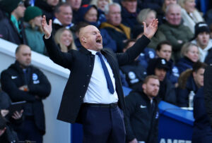 Sean Dyche og Everton har fået nedsat straffen i Premier League