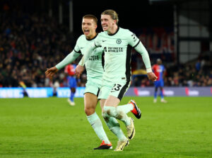 Connor Gallagher scorede to mål i Chelseas sene sejr over Crystal Palace.