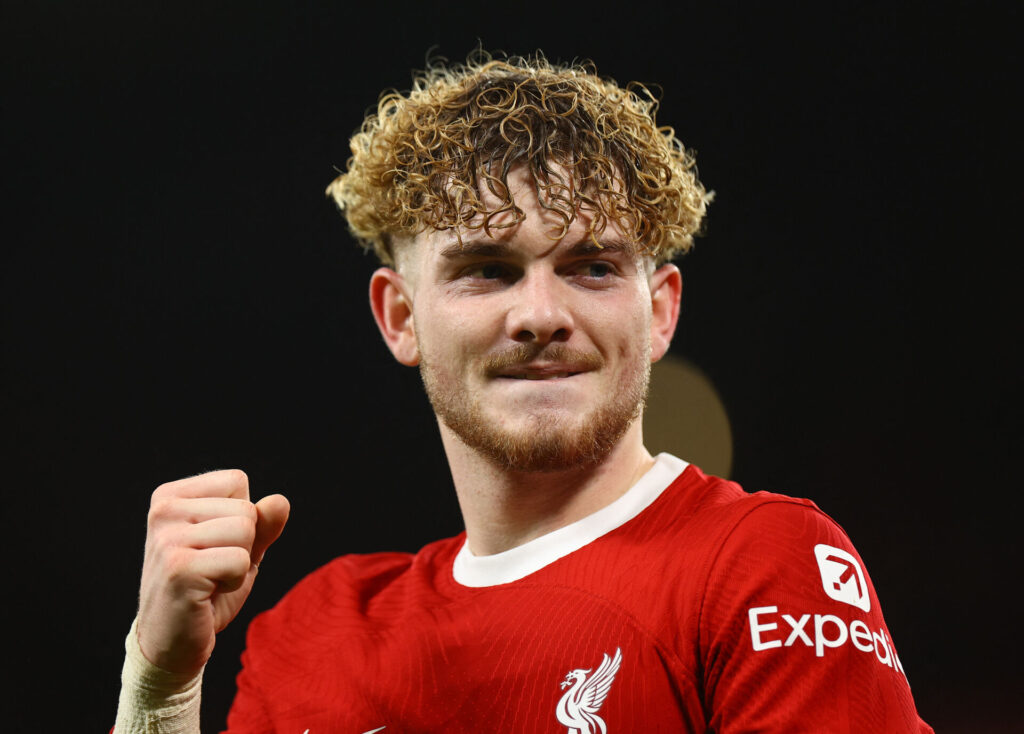 Harvey Elliott knytter knæven for Liverpool efter sejr over Luton