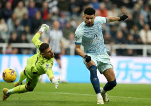 Danske Philip Billing kan snart blive en holdkammerat fattigere, da West Ham angiveligt har set sig lune på Dominic Solanke.