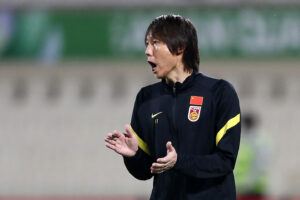 Den tidligere kinesiske landstræner Li Tie har fået livstid i fængsel for at have bestukket sig til tjansen som landstræner - derudover har kineseren også flere matchfixing-sager på sig.