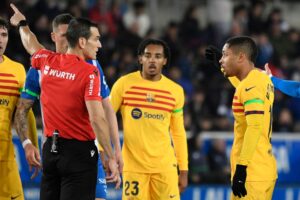 FC Barcelona vil appellere Vitor Roques røde kort