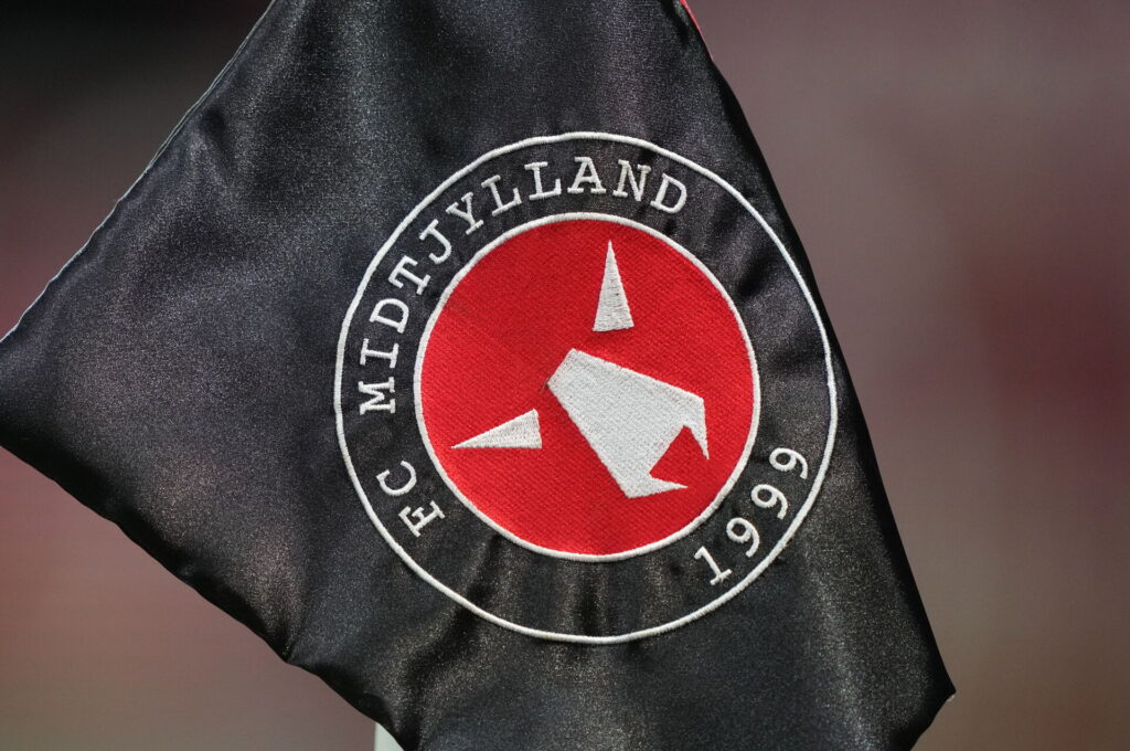 FC Midtjyllands hjørneflag