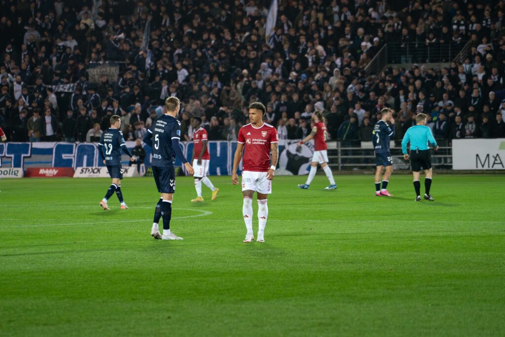 German Onugkha i Superliga-kampen mellem AGF og Vejle.