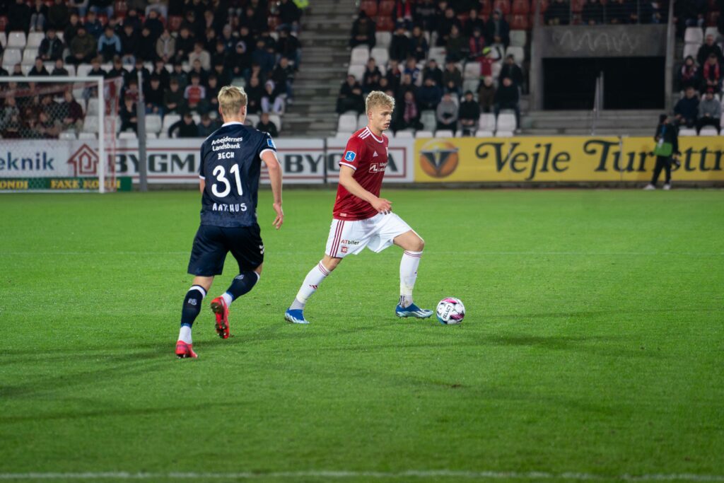 Oliver Provstgaard i Superliga-kampen imellem Vejle og AGF