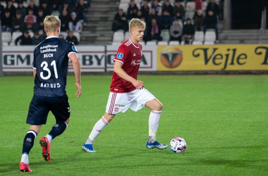 Oliver Provstgaard i Superliga-kampen imellem Vejle og AGF