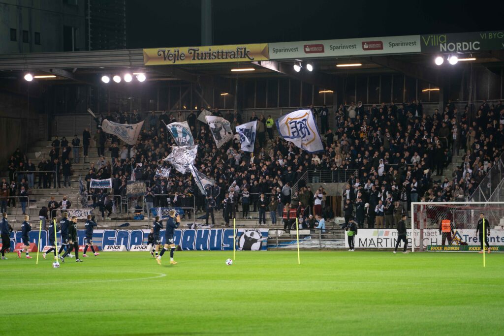 AGF fans på stadion til Superliga-kamp i Vejle