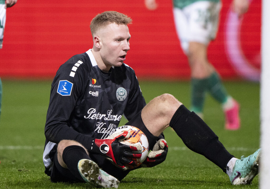 Viborgs Målmand Lucas Lund Pedersen under superligakampen mellem Viborg FF og FC København på Energi Viborg Arena i Viborg lørdag den 25. november 2023.