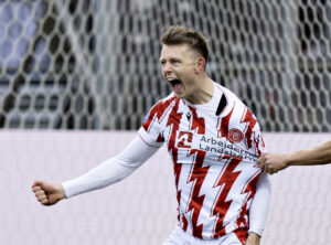 AaB's Mathias Jørgensen jubler efter en scoring.