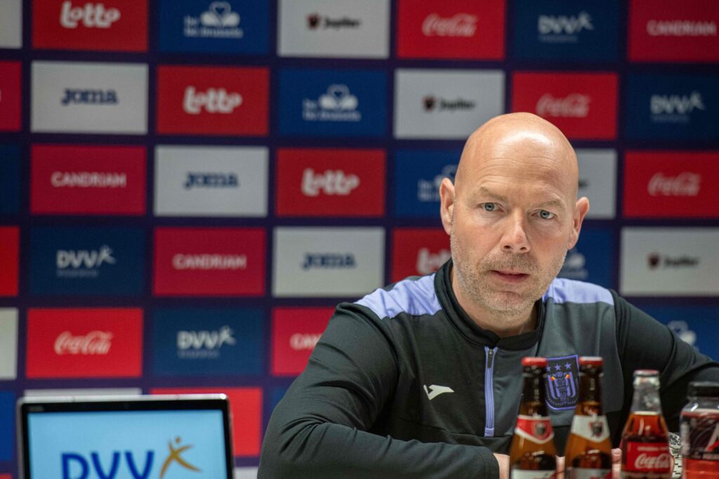 Danske Brian Riemer afholder pressekonference i den belgiske klub Anderlecht